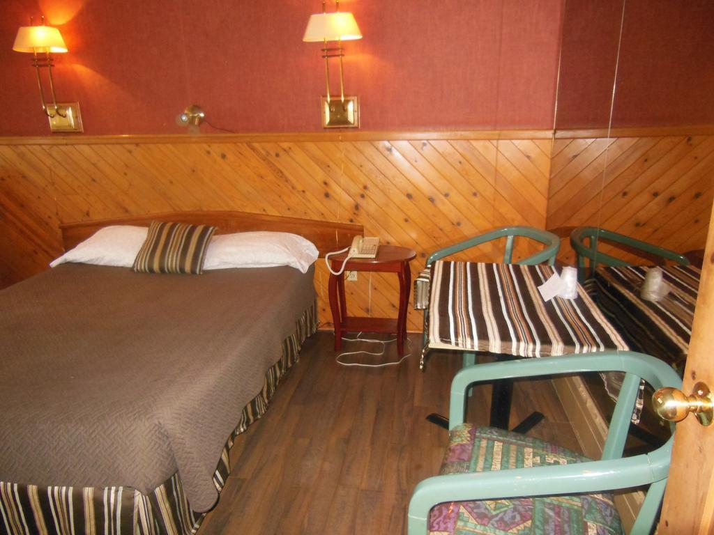 Motel Le Paysan Montréal Extérieur photo
